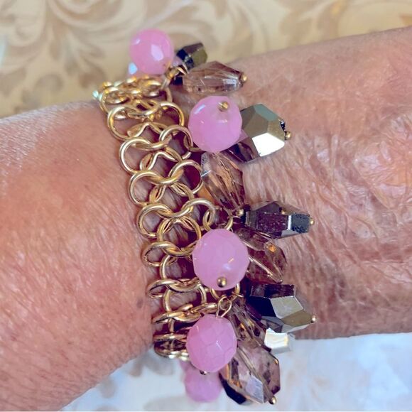 Aurora Borealis & Pink Glass Bracelet on Gold Tone Chain 8” Vintage Gorgeous - Picture 2 of 7